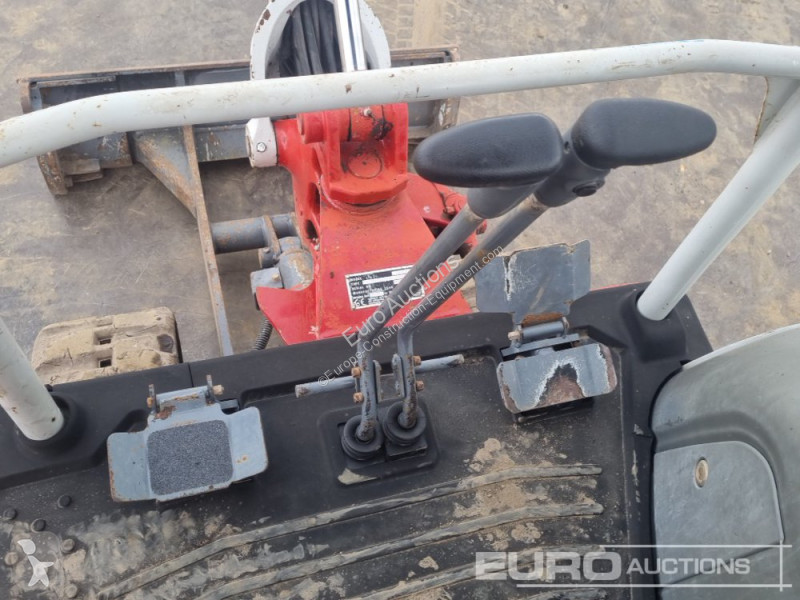 Escavadora Takeuchi TB216
