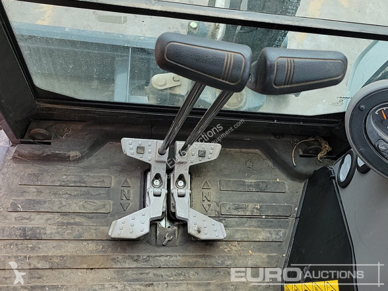 جرافة Bobcat E27Z