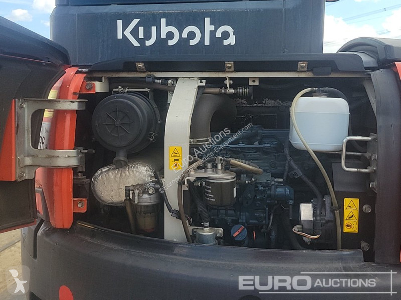 Lopatový nakládač Kubota U48-4