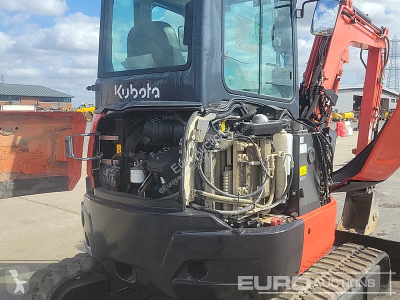 Lopatový nakládač Kubota U36-4