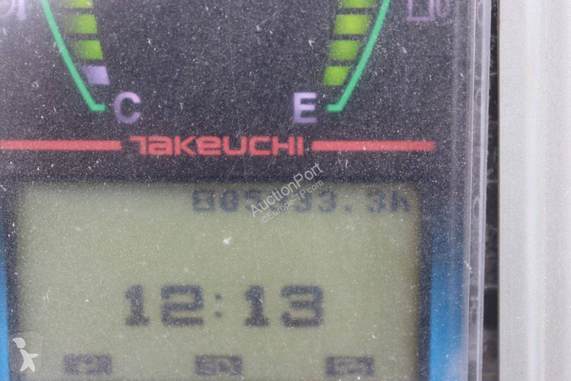 جرافة Takeuchi TB216