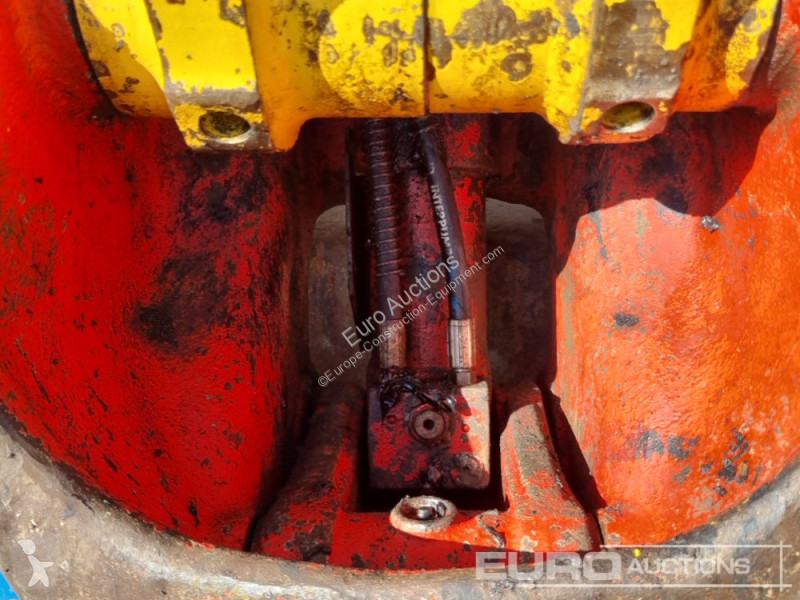 Excavator Komatsu -11
