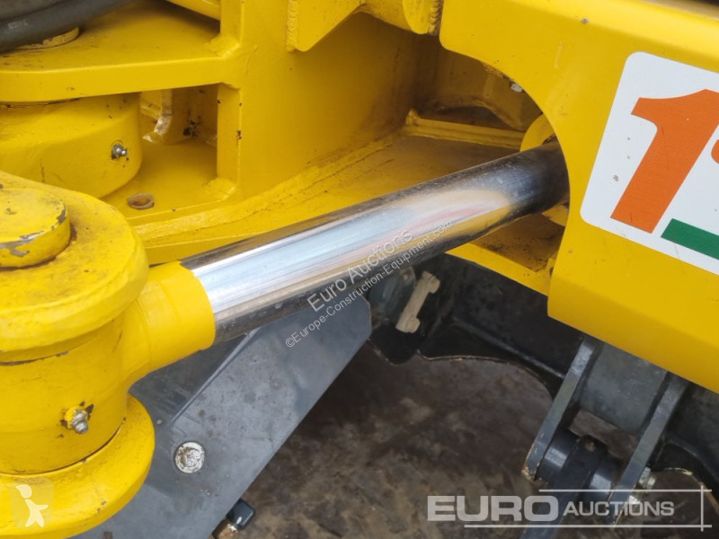 Escavadora Komatsu PC80MR-5