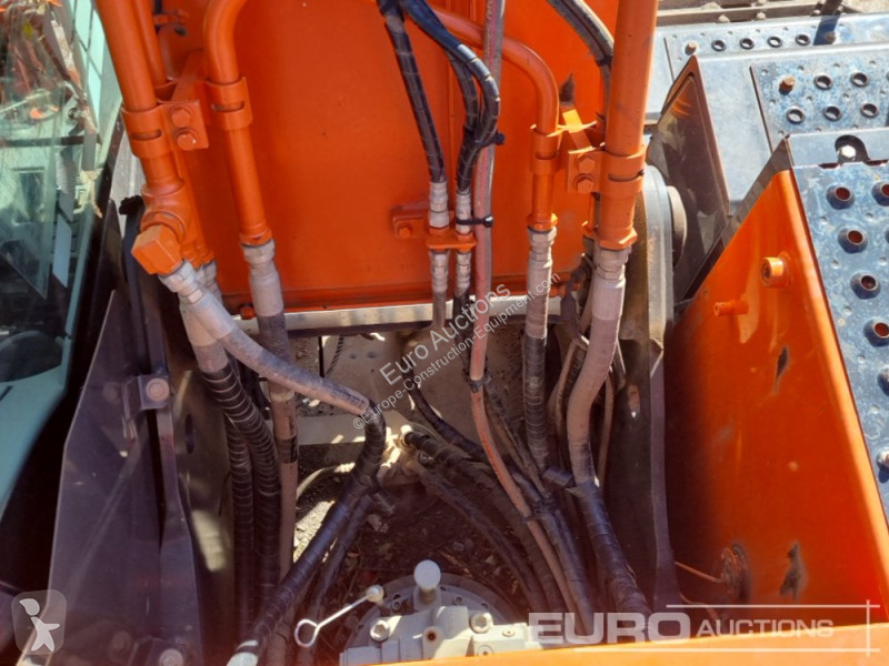 Escavatore Hitachi -6