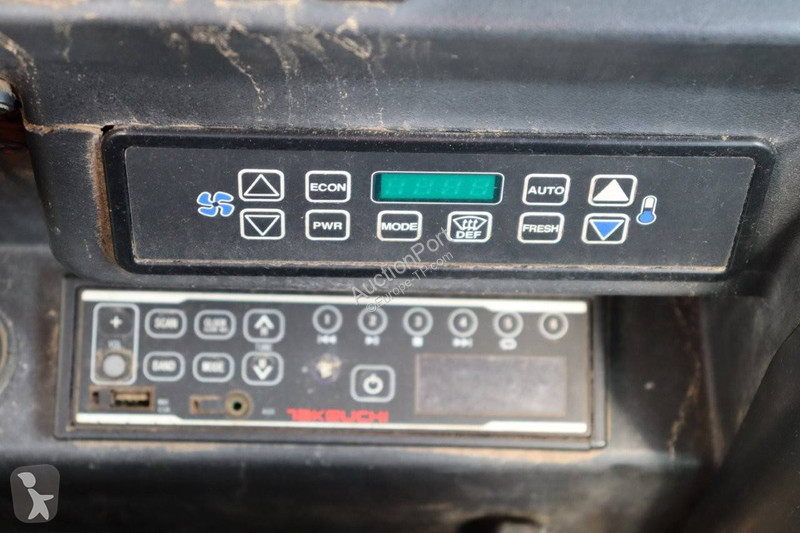 جرافة Takeuchi TB2150
