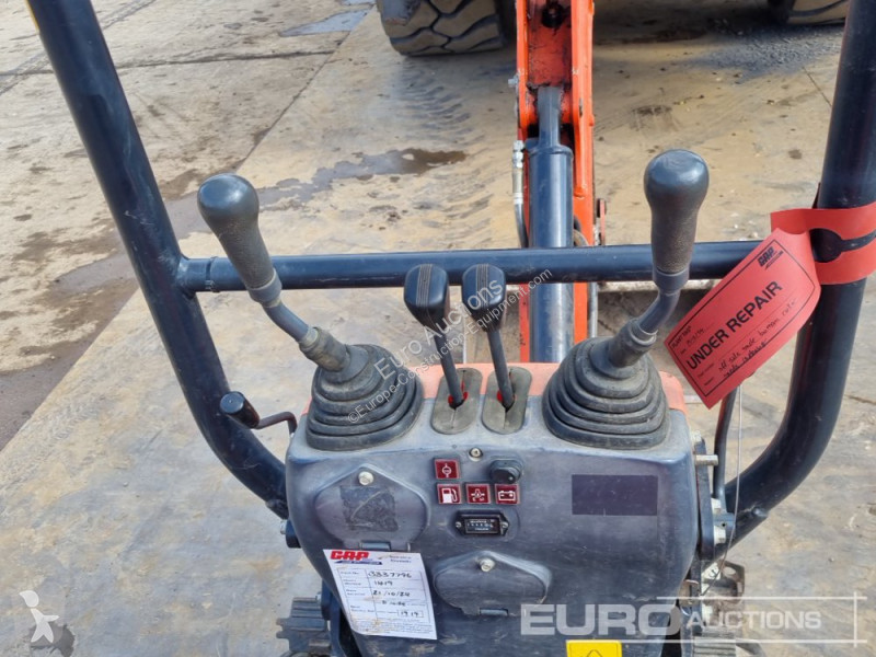 Lopatový nakládač Kubota K008-3