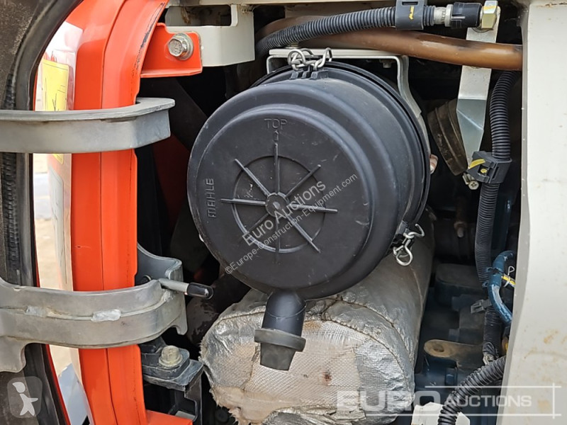Lopatový nakládač Kubota KX057-4
