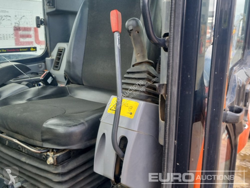 Lopatový nakládač Kubota U55-4