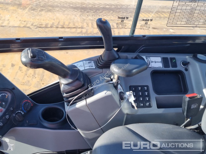 Lopatový nakládač Bobcat E27Z