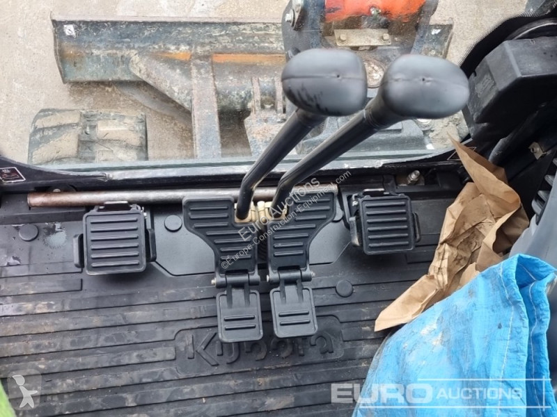 Lopatový nakládač Kubota KX027-4