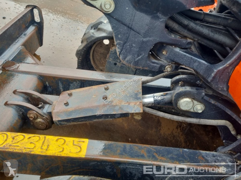 Lopatový nakládač Kubota KX027-4