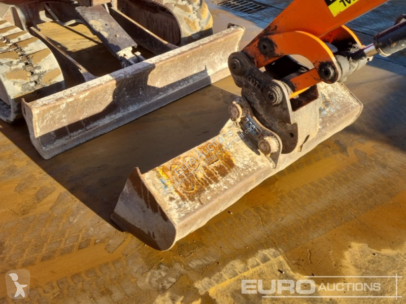 Lopatový nakládač Hitachi ZX26U-5A CLR