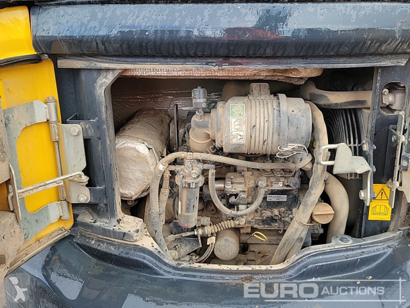 Lopatový nakládač Komatsu PC26MR-3