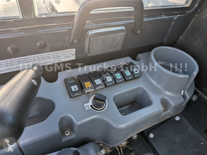 Lopatový nakládač Yanmar - 6B / POWERTILT / 3...