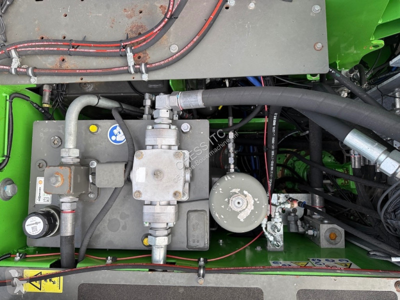 جرافة Sennebogen 817 E - 817M E - 818 E - E