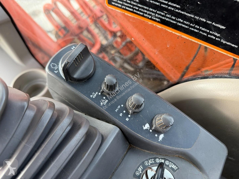 Rýpadlo Hitachi LC3