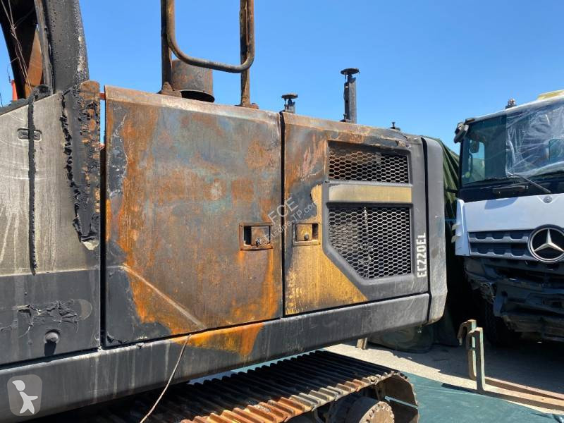 Rýpadlo Volvo EC 220 EL /Certificat CE endommagée
