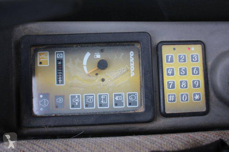 Rýpadlo Volvo EC15B
