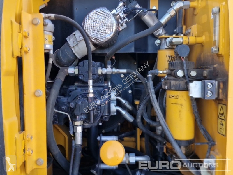 جرافة JCB