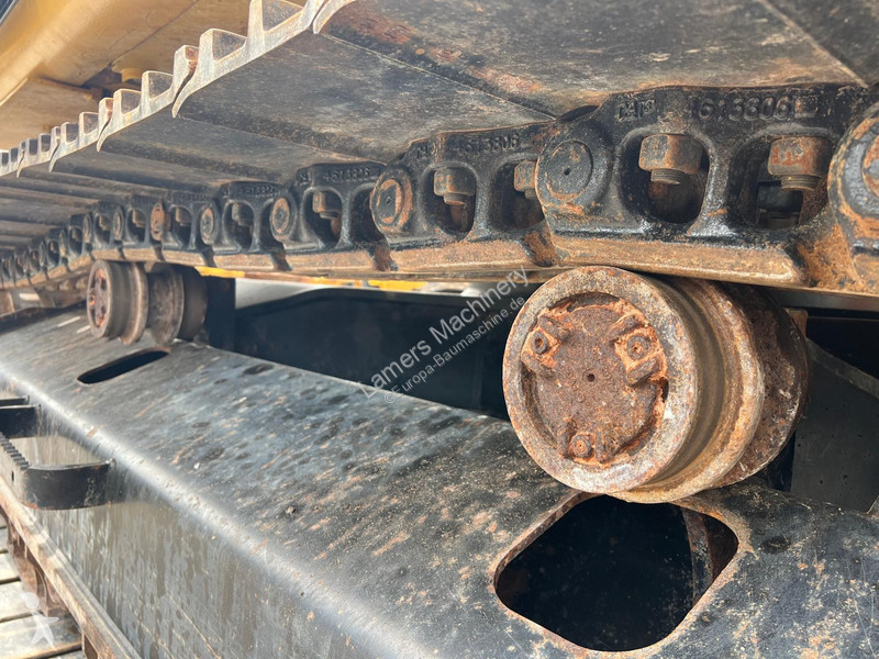 Lopatový nakládač Caterpillar NG 07B .