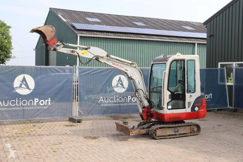 Rýpadlo Takeuchi TB219