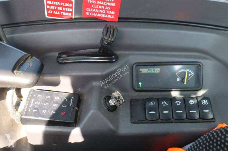 جرافة Volvo ECR25D