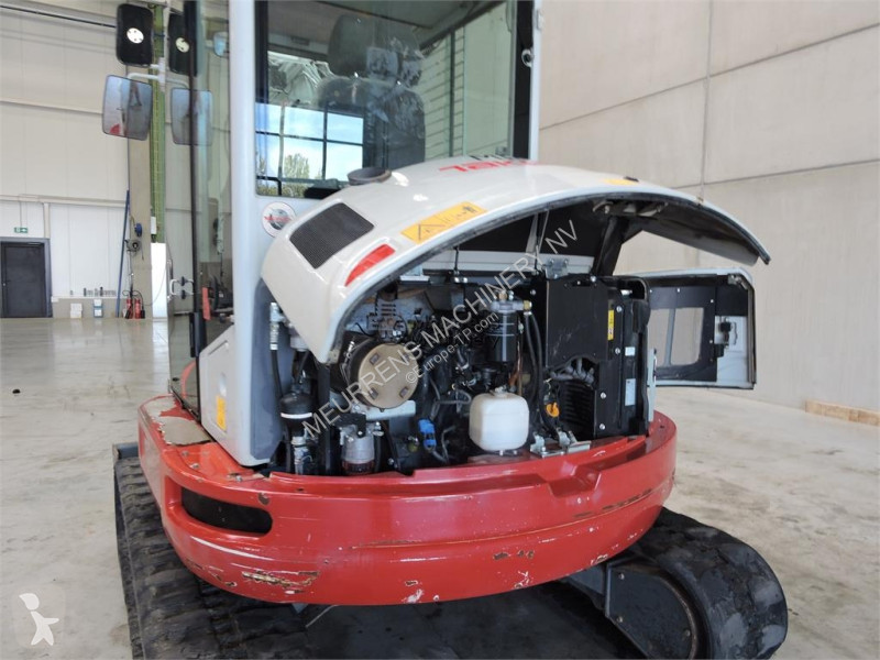 جرافة Takeuchi TB257FR Powertilt