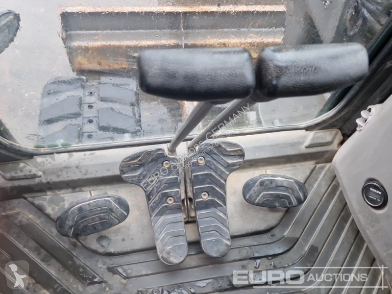 Экскаватор Volvo