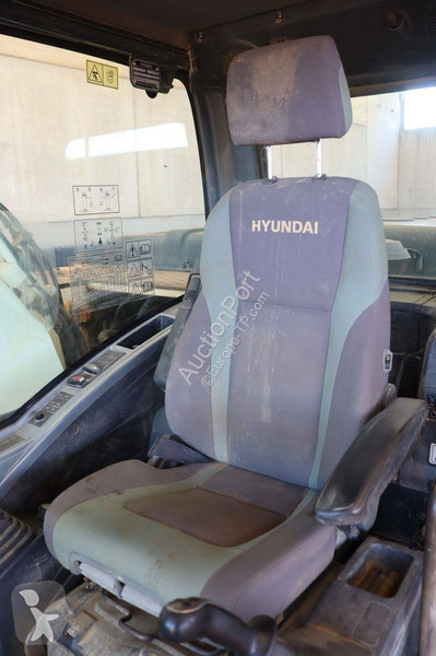 Excavator Hyundai Robex 210LC9