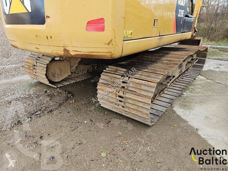 Экскаватор Caterpillar