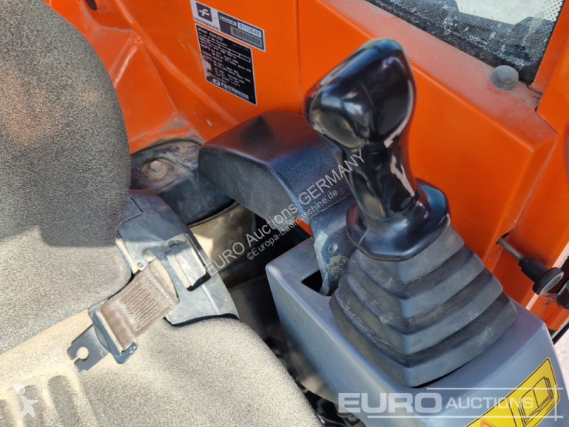 Багер Kubota U274