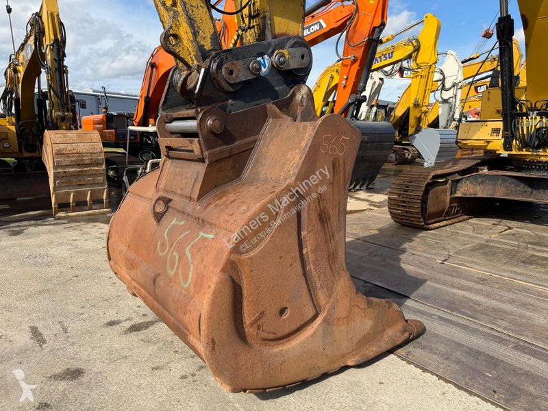 Екскаватор Caterpillar