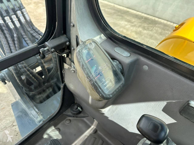 Экскаватор Volvo D