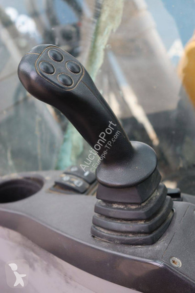 جرافة Volvo L