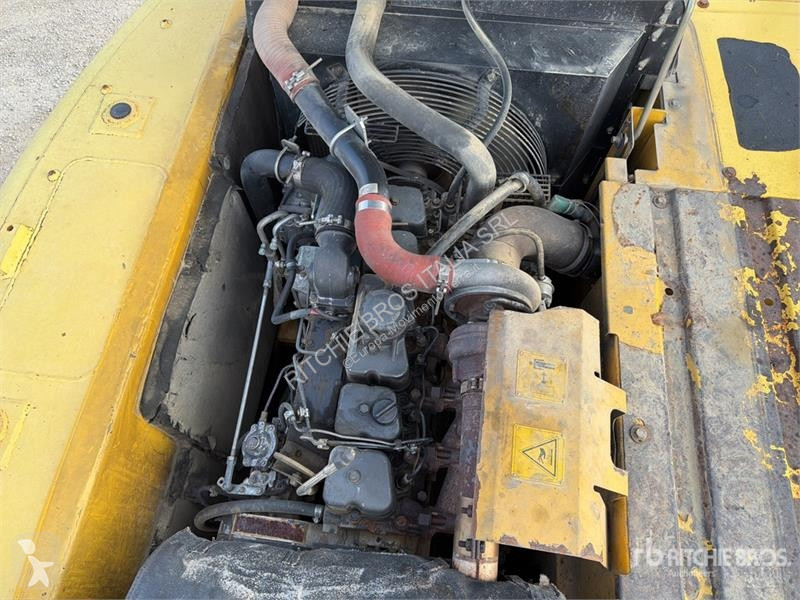 Skovel New Holland Kobelco E215B Tracked Excavator