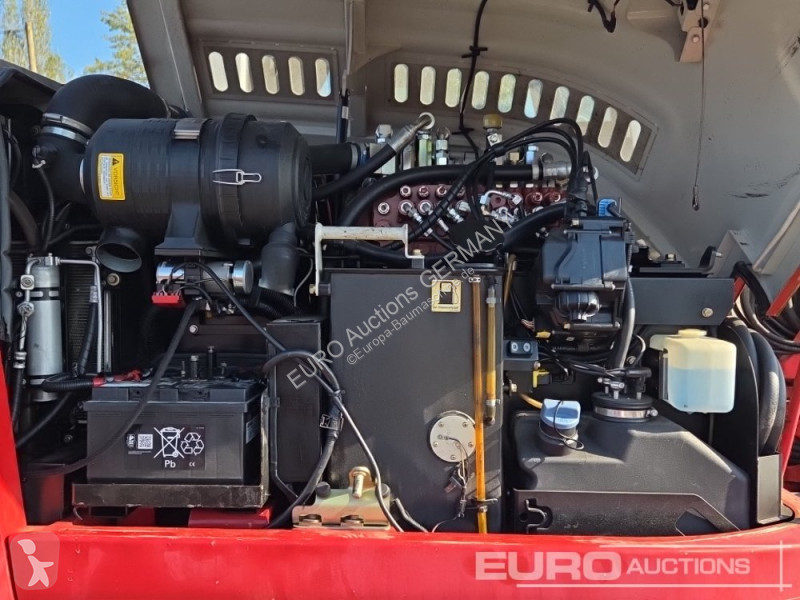 Pelle Takeuchi TB295W
