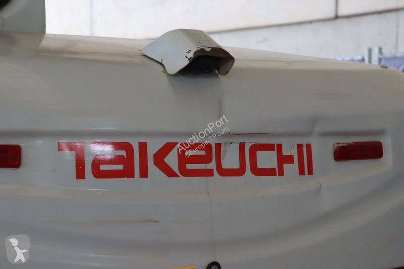 Pelle Takeuchi