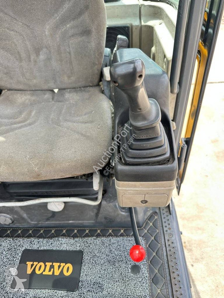 Pelle Volvo EC60C