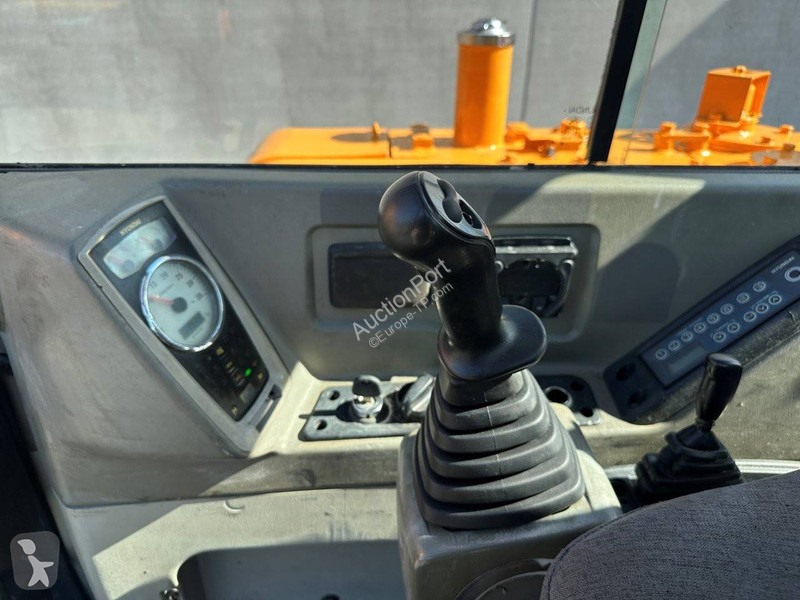 جرافة Hyundai R60VS