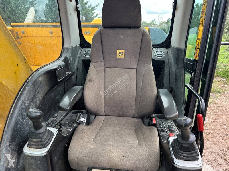 Pelle JCB LC