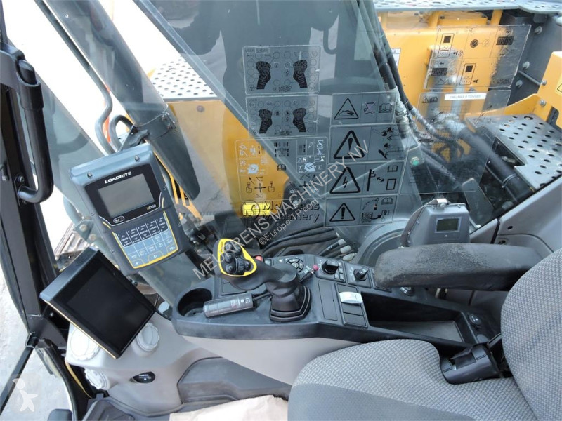 Багер Volvo ECR235