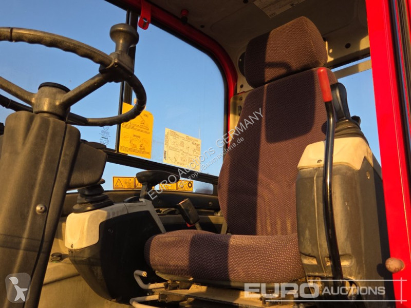 جرافة Wacker Neuson 2