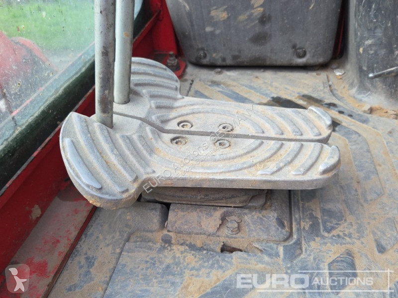 Багер Volvo ECR25D