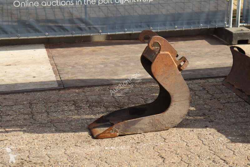 Багер Caterpillar