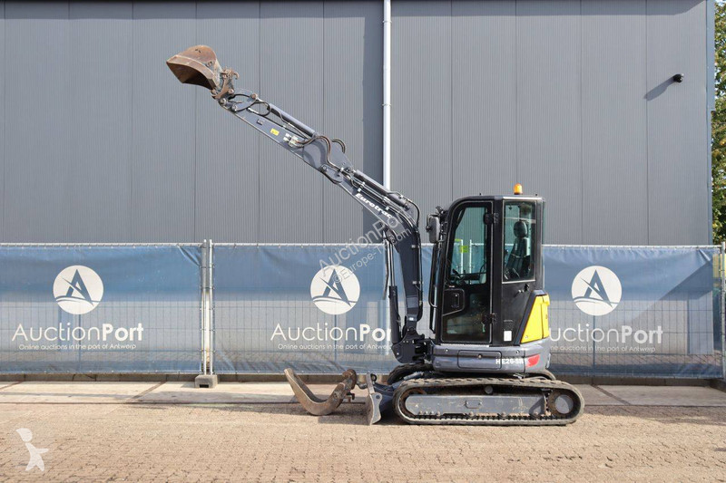 جرافة Eurotrac HE26SR