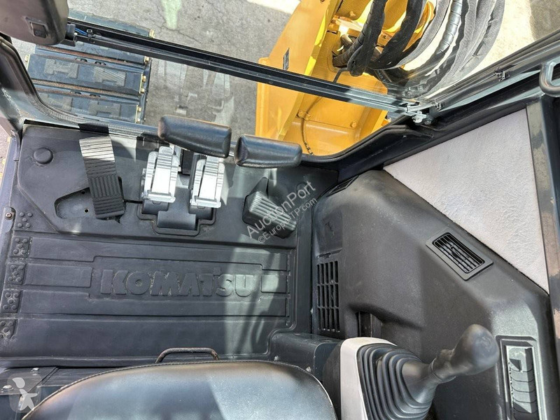 Escavadora Komatsu 7