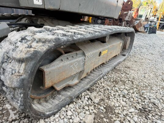 Escavadora Volvo ECR25D