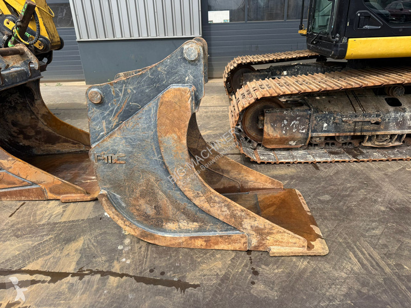 Excavator Caterpillar 320FL incl. 3 x Bucket