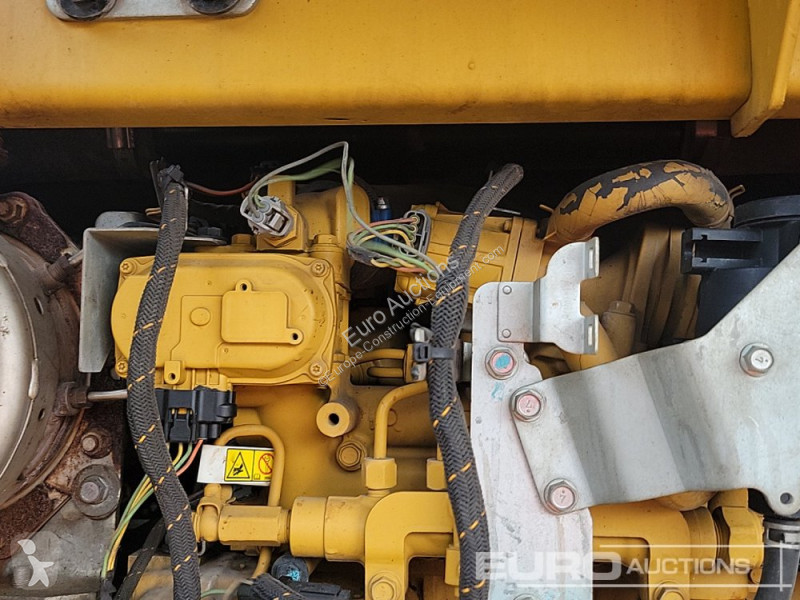 Lopatový nakládač Caterpillar 308E2