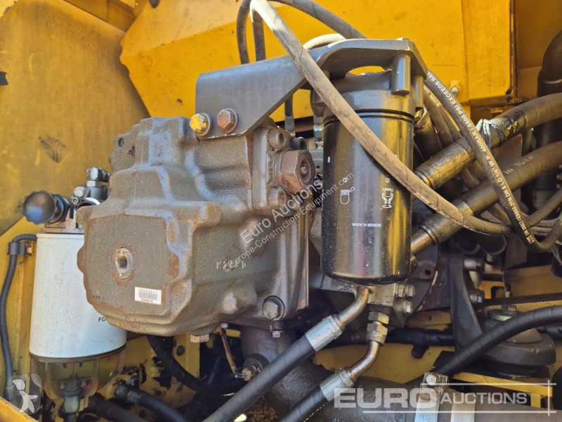 Excavator Komatsu PC210LC-8M0